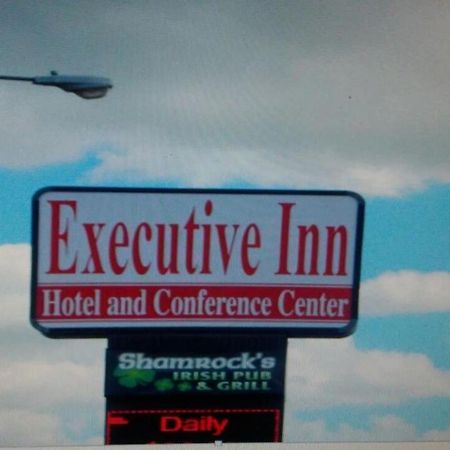 Executive Inn Hotel And Conference Center Лоутън Екстериор снимка